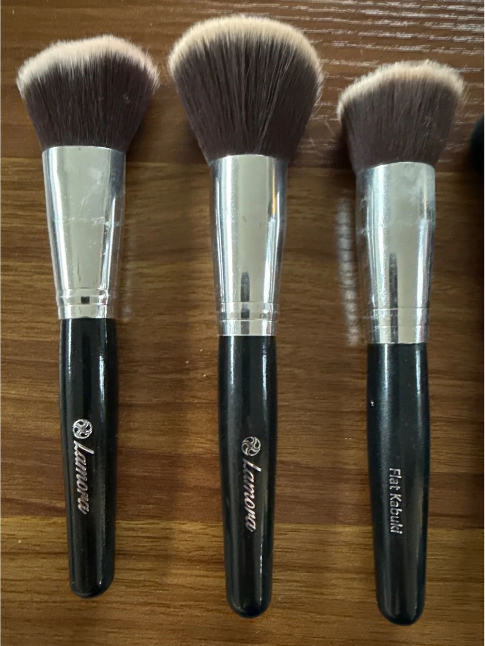 Lot of 5 makeup brushes